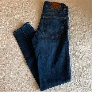 Lucky Brand Med/Dark Wash Skinny Jean sz 00